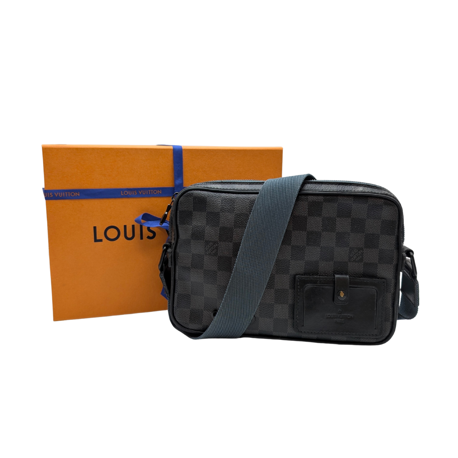 Louis Vuitton Damier Graphite Alpha Messenger Bag