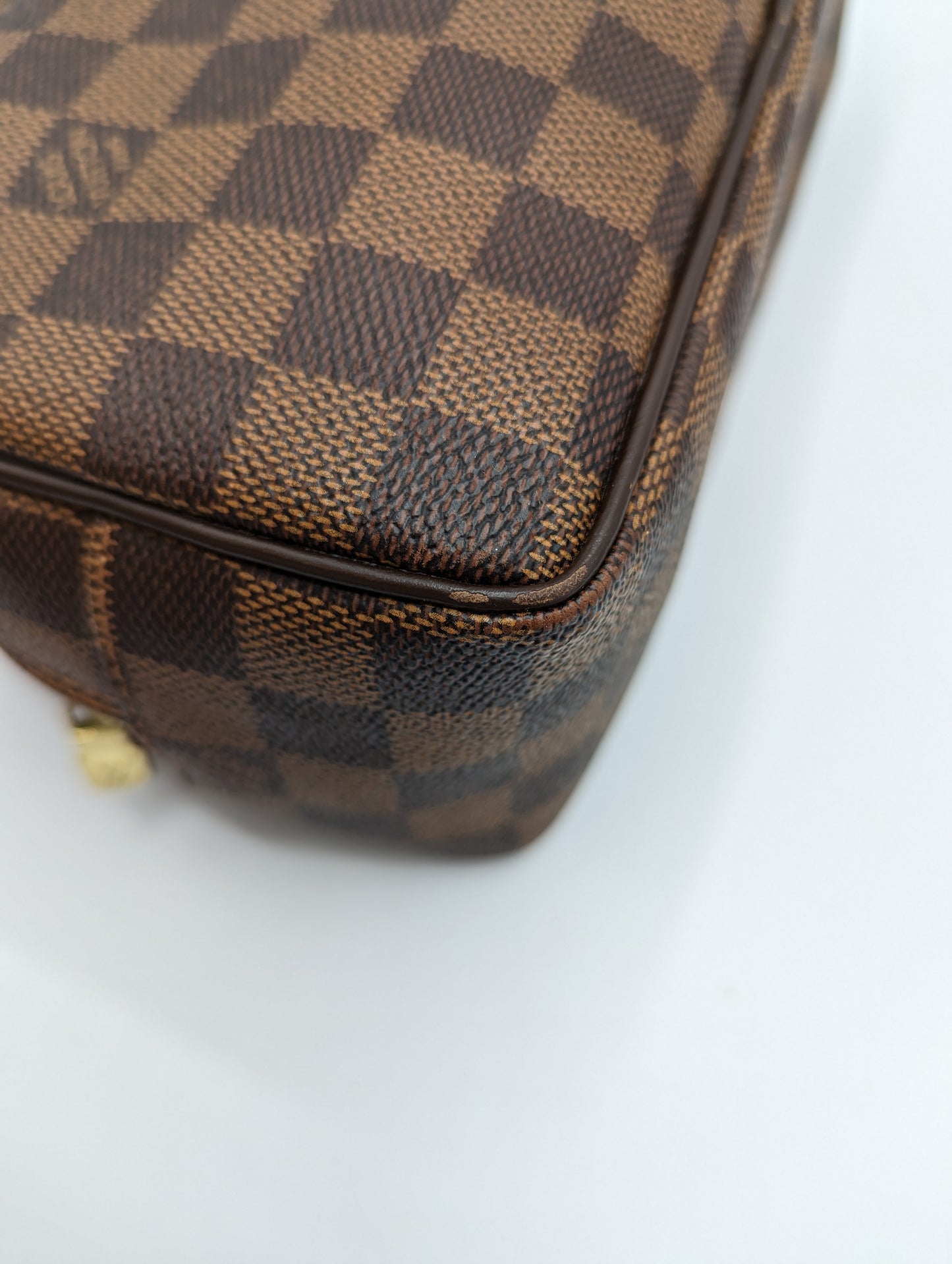 Louis Vuitton Damier Ebene Toiletry 25 – DAC