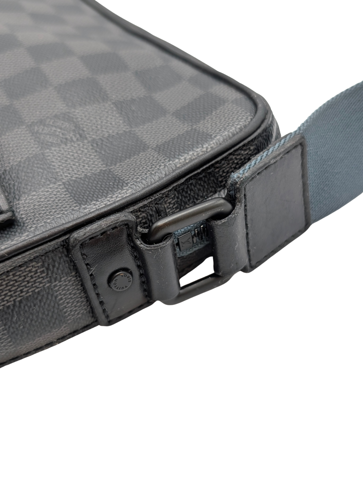 Louis Vuitton Damier Graphite Alpha Messenger Bag