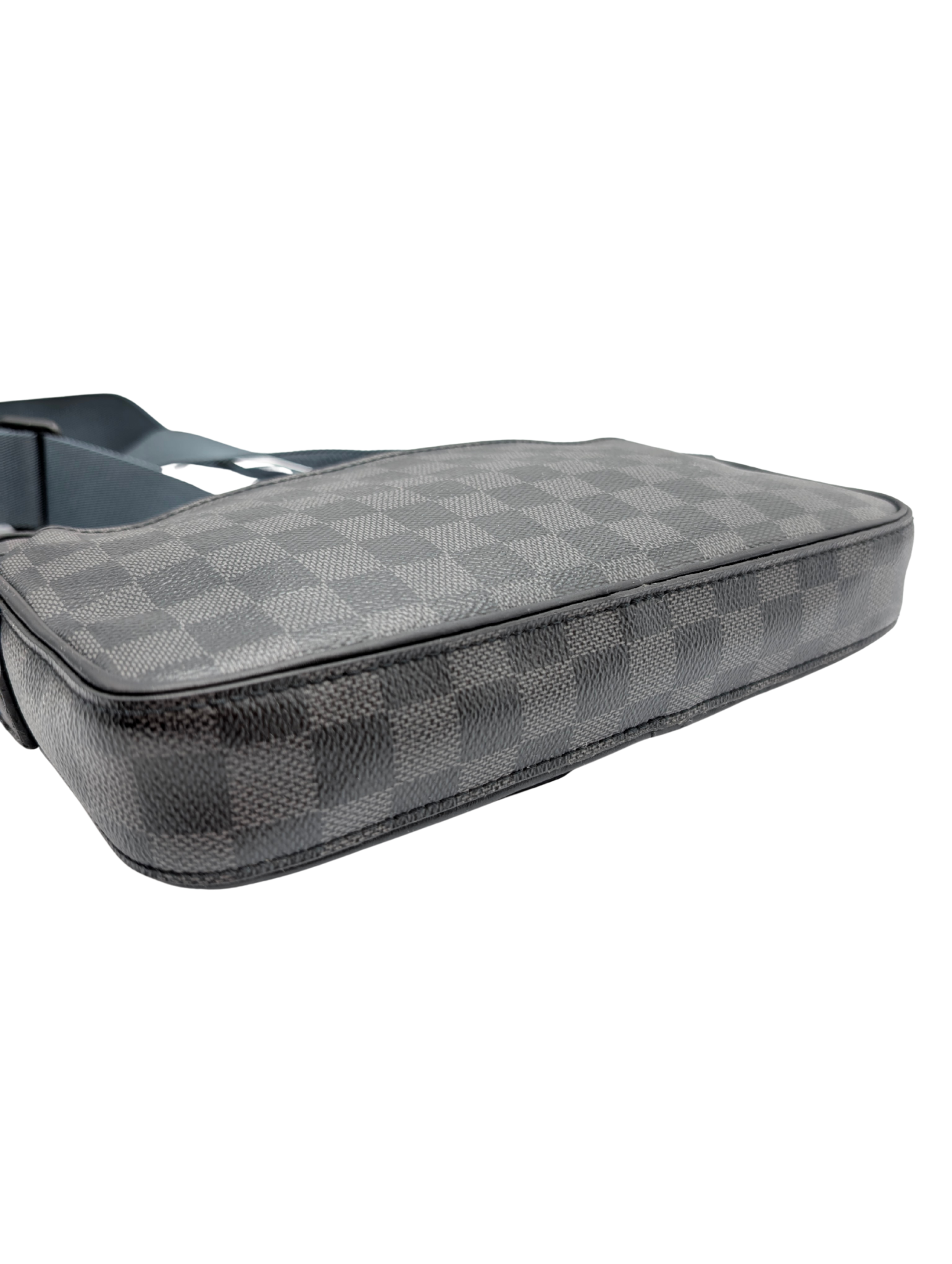 Louis Vuitton Damier Graphite Alpha Messenger Bag