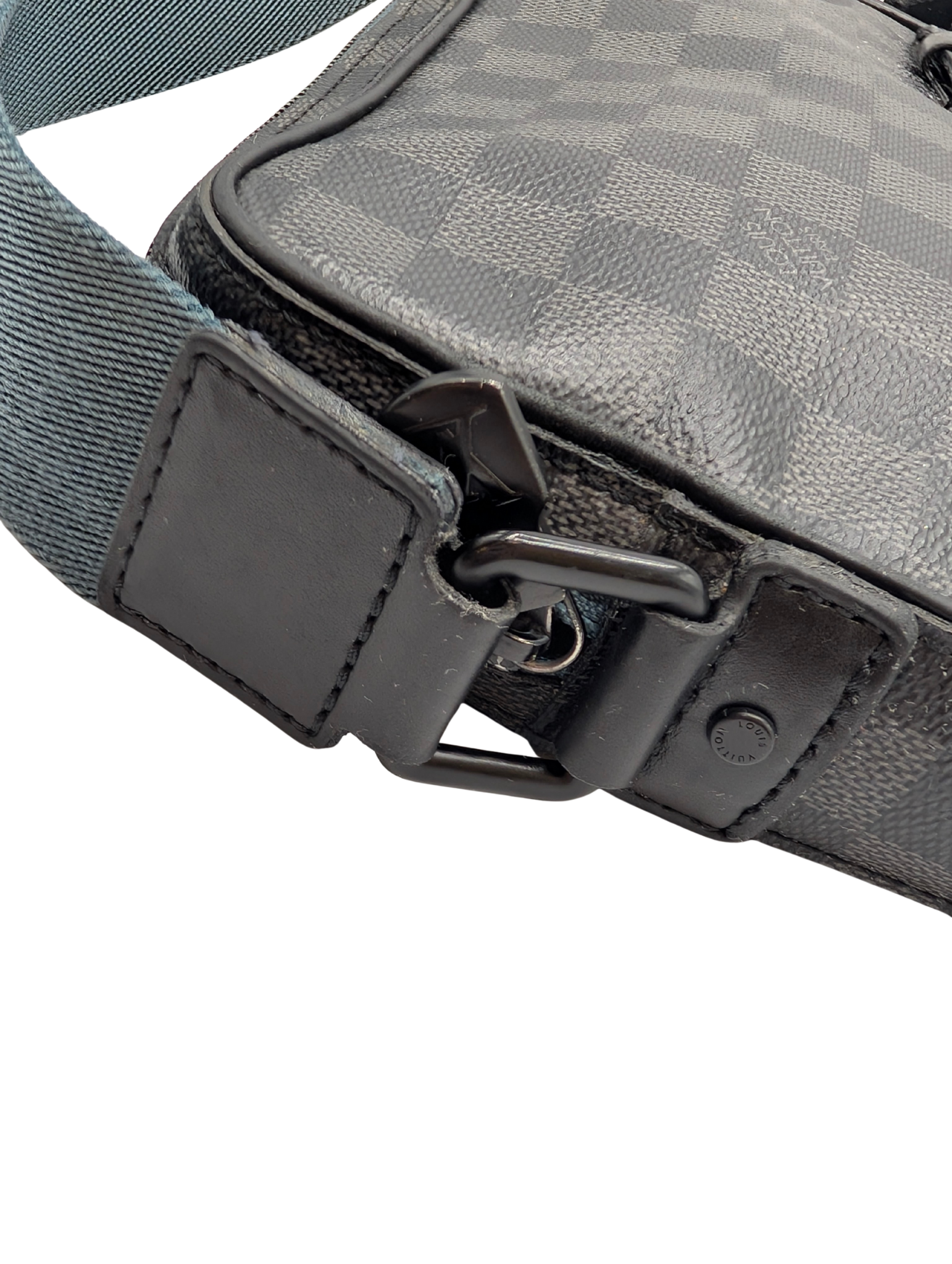 Louis Vuitton Damier Graphite Alpha Messenger Bag